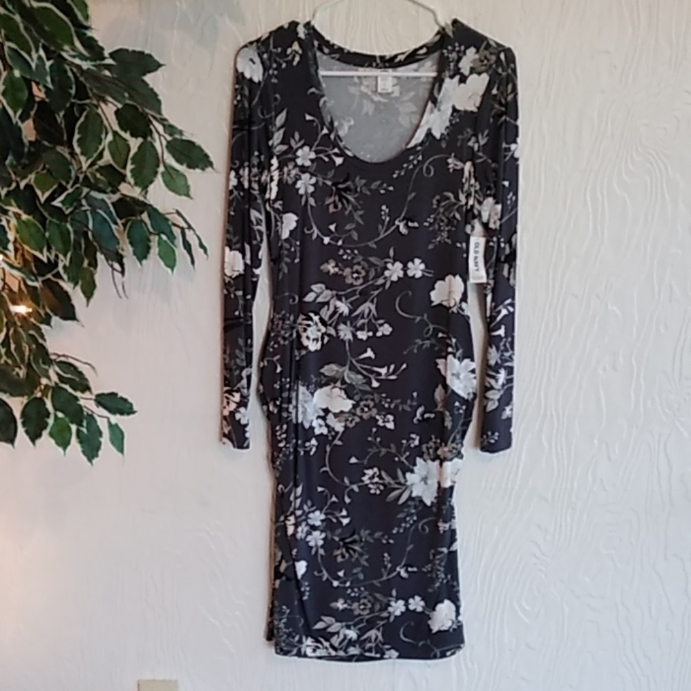 🆕Floral maternity dress size small